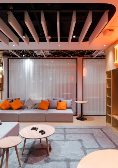 Ing Tech: home-like office