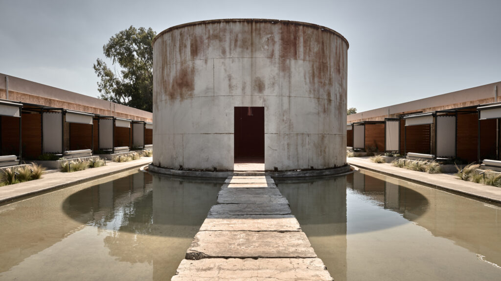 Dexamenes seaside hotel: il vino, il cemento, il mare